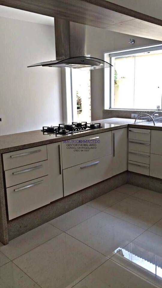 Casa para alugar com 4 quartos, 400m² - Foto 3