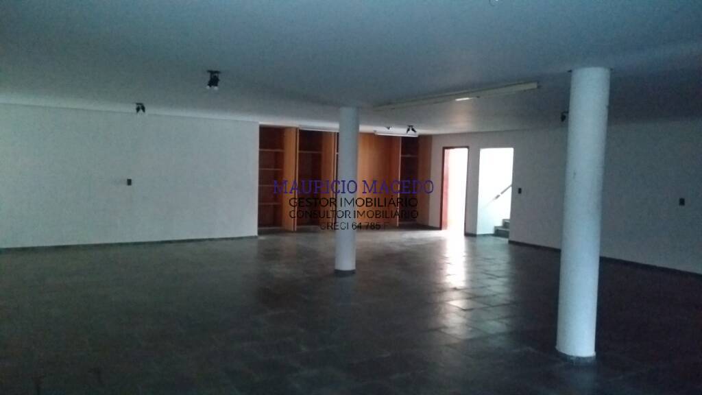 Casa para alugar com 3 quartos, 400m² - Foto 20