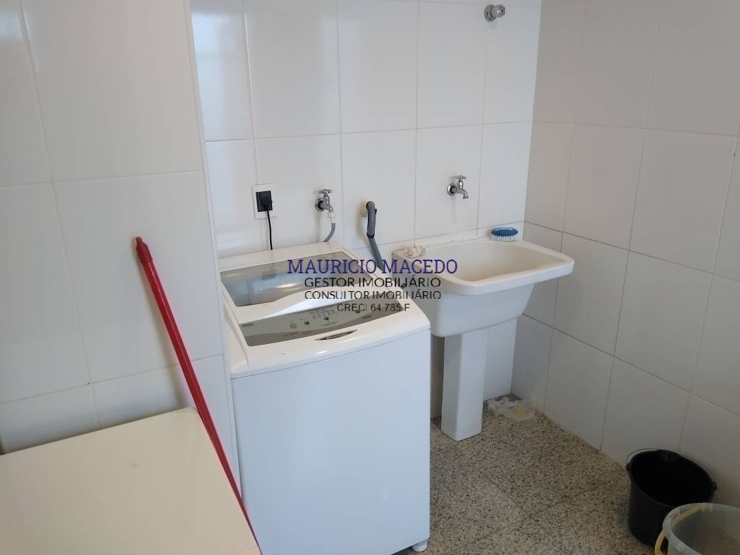 Casa para alugar com 4 quartos, 300m² - Foto 15