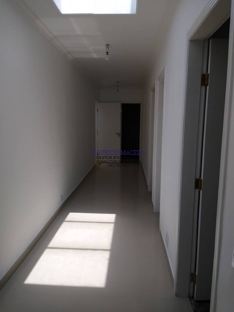 Casa à venda com 4 quartos, 450m² - Foto 17