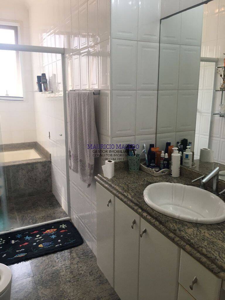 Casa à venda com 4 quartos, 335m² - Foto 18