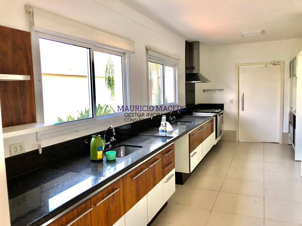 Casa para alugar com 3 quartos, 359m² - Foto 4