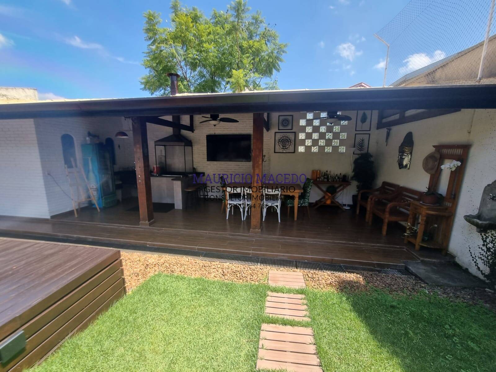 Casa à venda com 3 quartos, 259m² - Foto 4