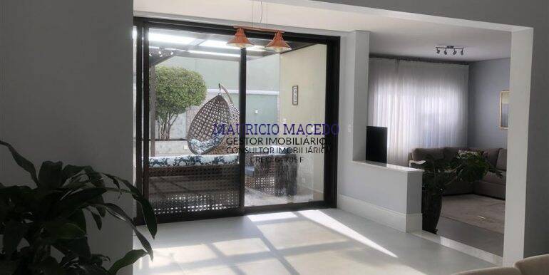 Casa para alugar com 4 quartos, 390m² - Foto 10