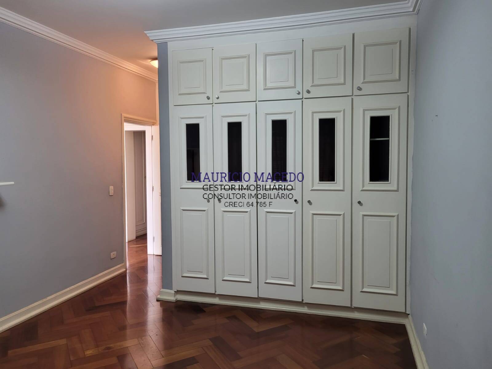 Casa para alugar com 5 quartos, 640m² - Foto 2