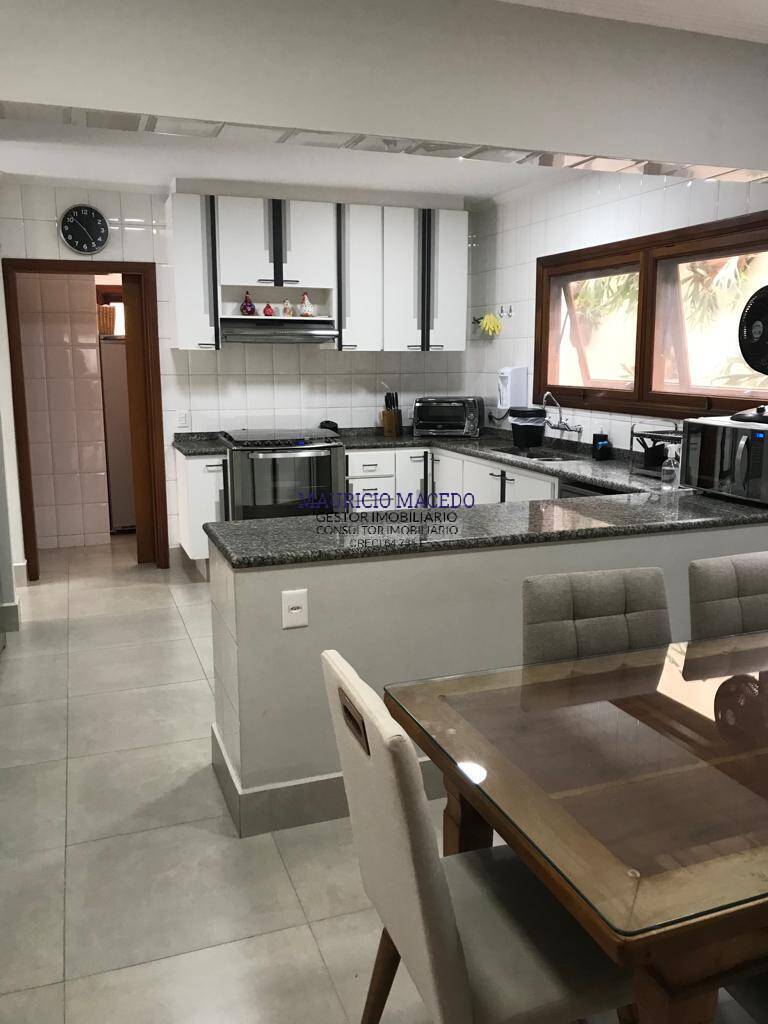 Casa à venda com 4 quartos, 310m² - Foto 5