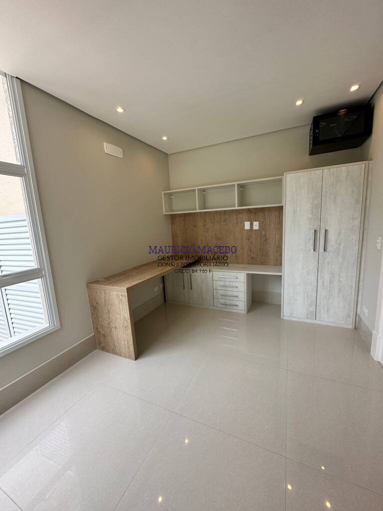 Casa à venda com 4 quartos, 320m² - Foto 2