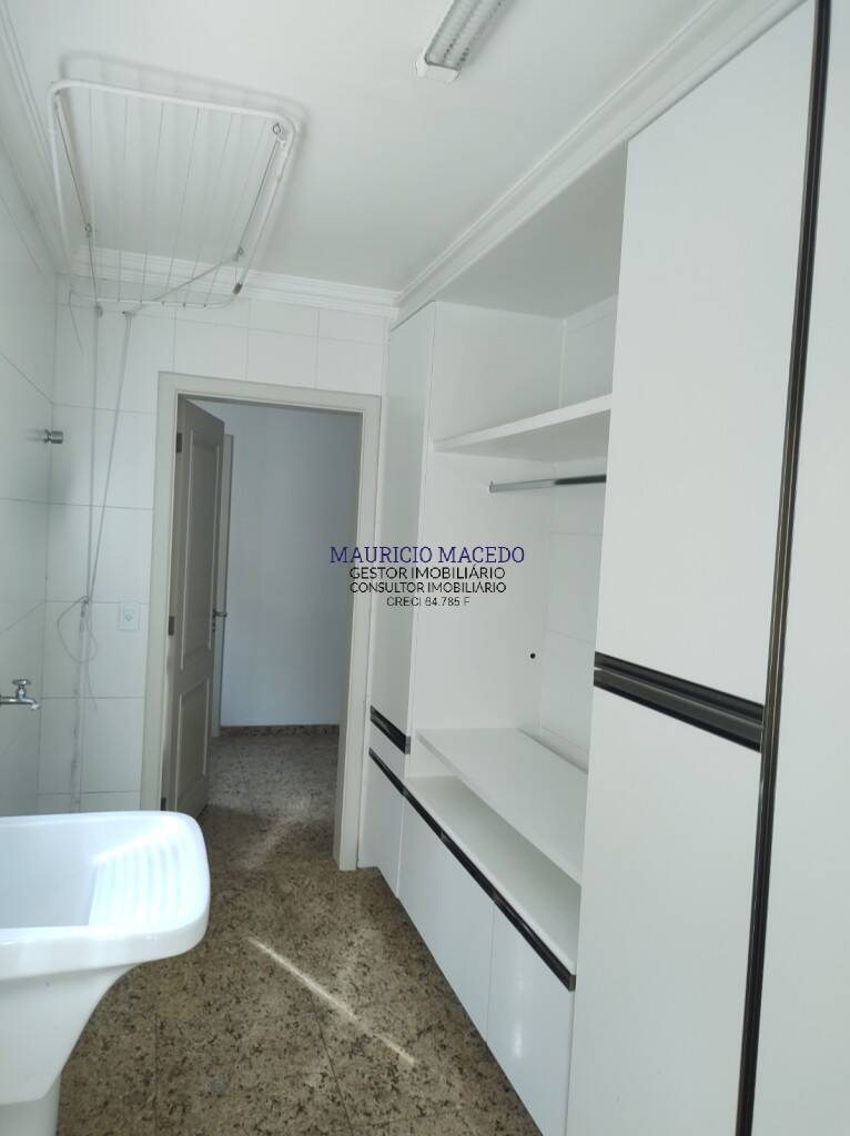 Casa para alugar com 4 quartos, 530m² - Foto 2