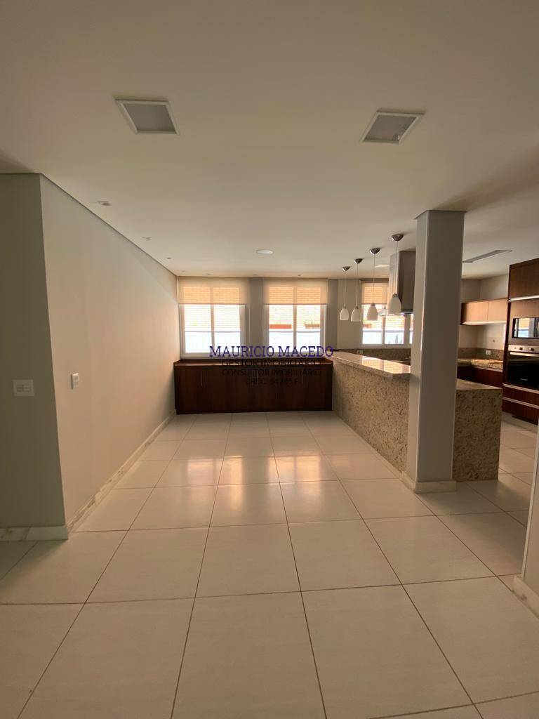 Casa à venda e aluguel com 4 quartos, 370m² - Foto 8