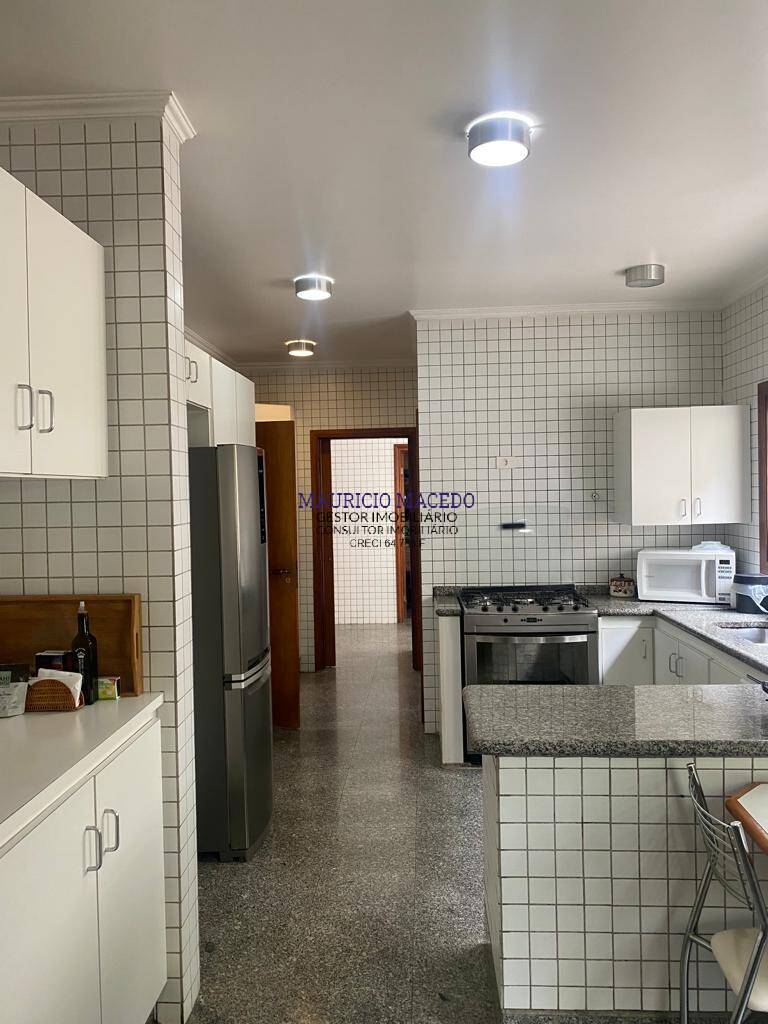 Casa à venda com 4 quartos, 370m² - Foto 6