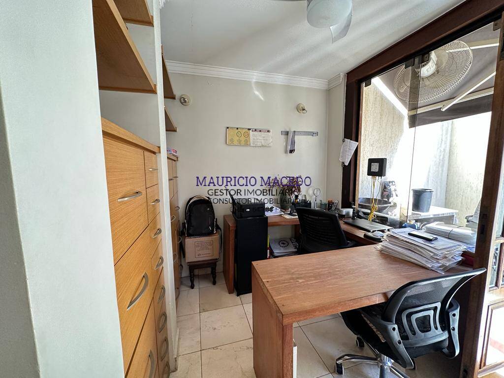 Casa à venda com 4 quartos, 450m² - Foto 13