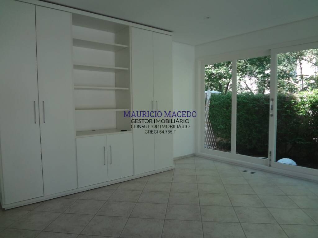 Casa para alugar com 5 quartos, 450m² - Foto 13