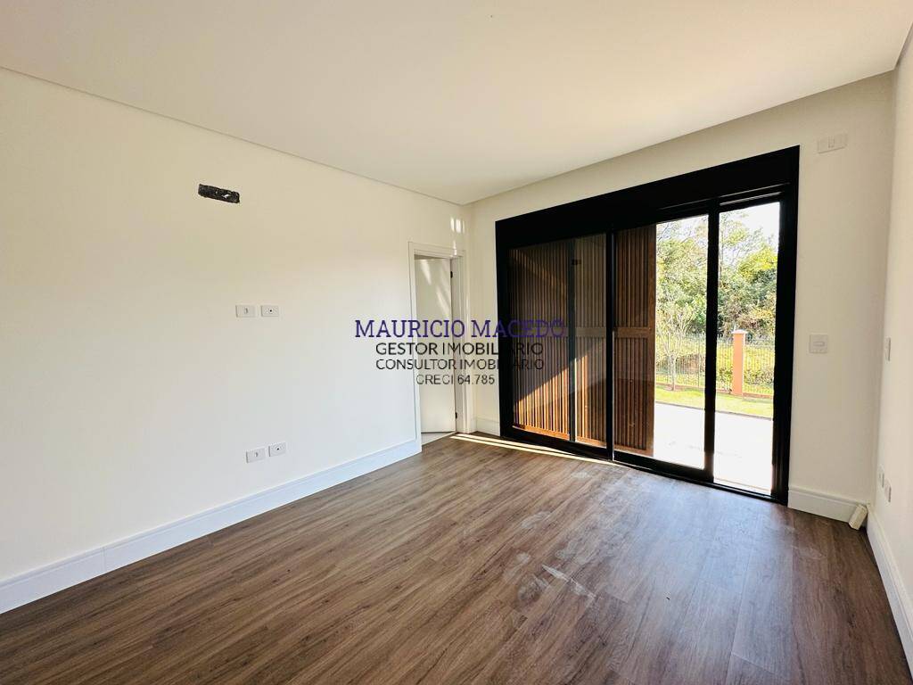 Casa à venda com 4 quartos, 322m² - Foto 12