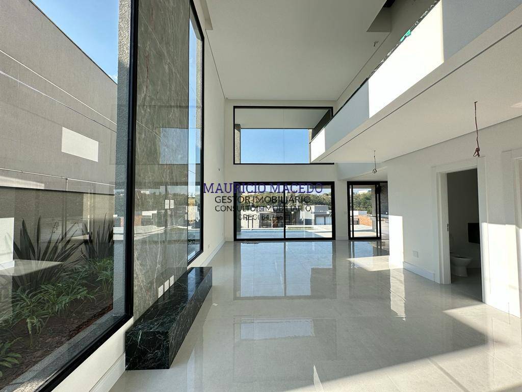 Casa à venda com 4 quartos, 322m² - Foto 17