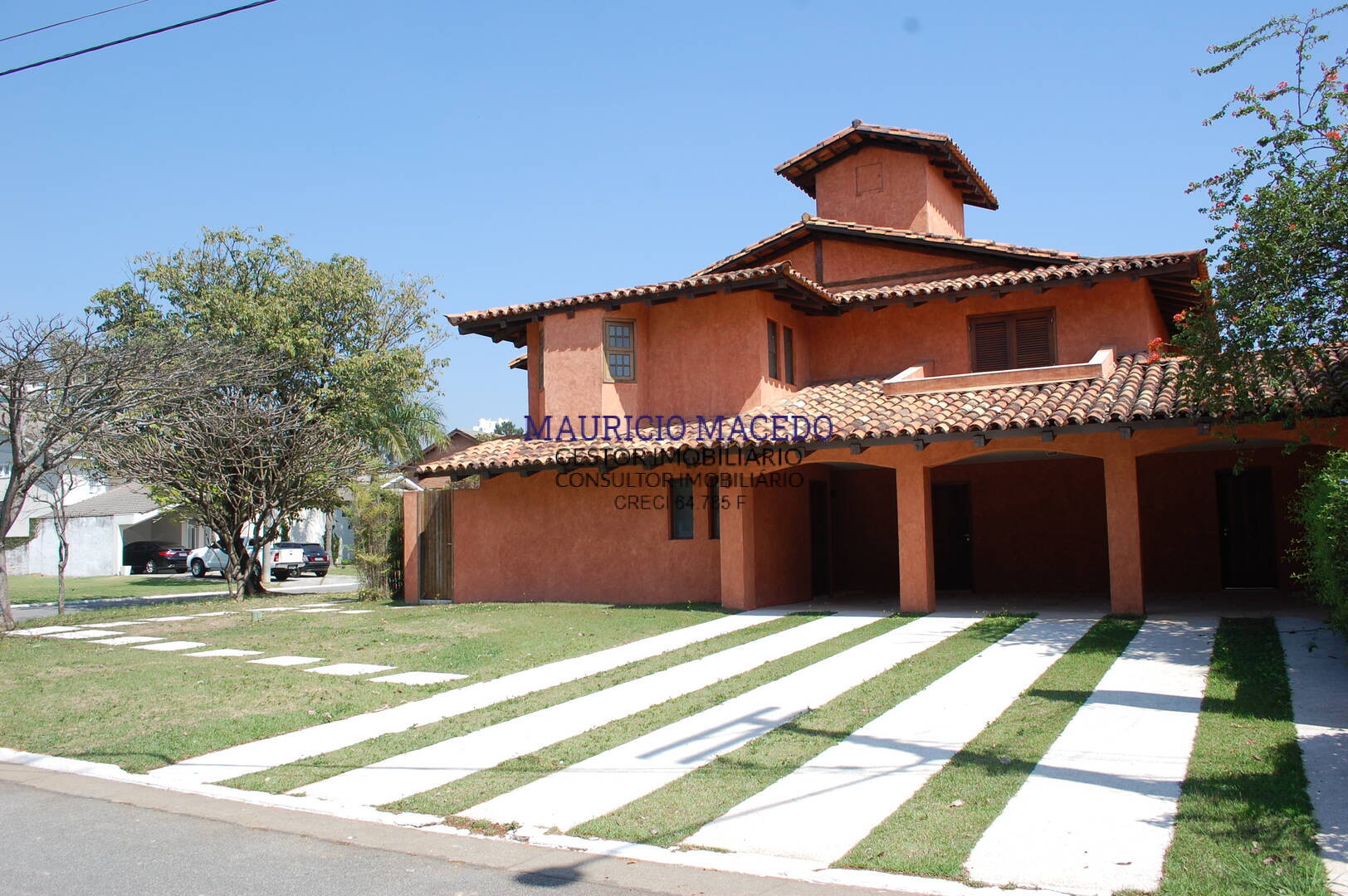 Casa à venda e aluguel com 4 quartos, 450m² - Foto 1