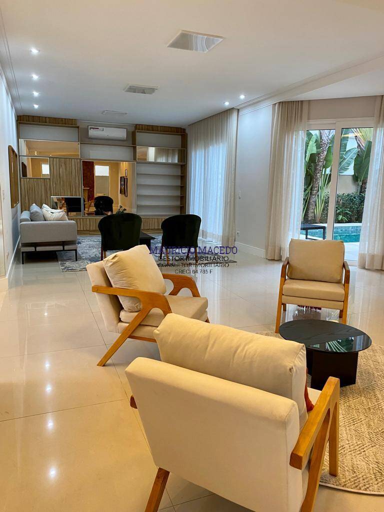 Casa para alugar com 4 quartos, 490m² - Foto 1