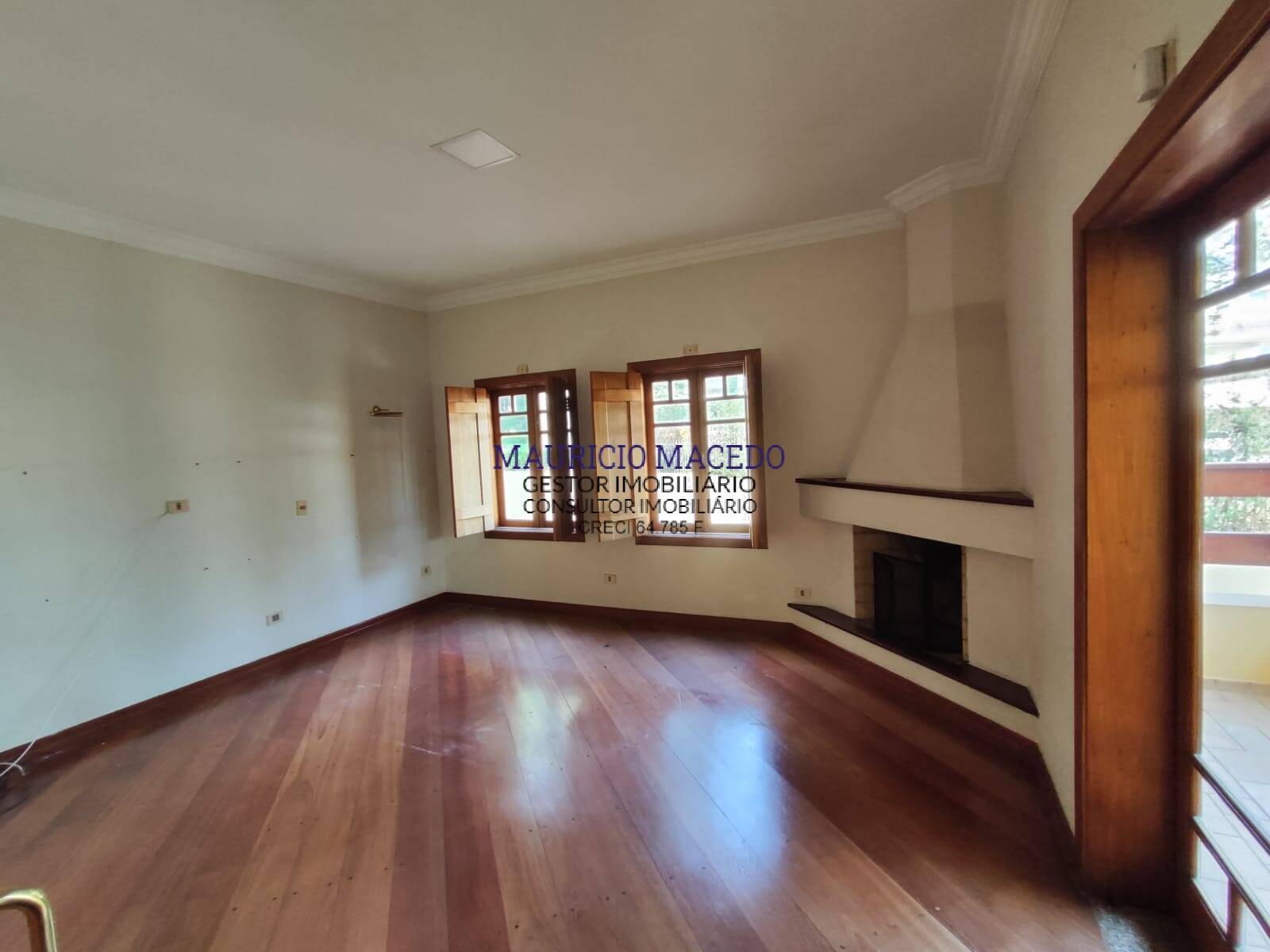 Casa à venda e aluguel com 4 quartos, 650m² - Foto 8