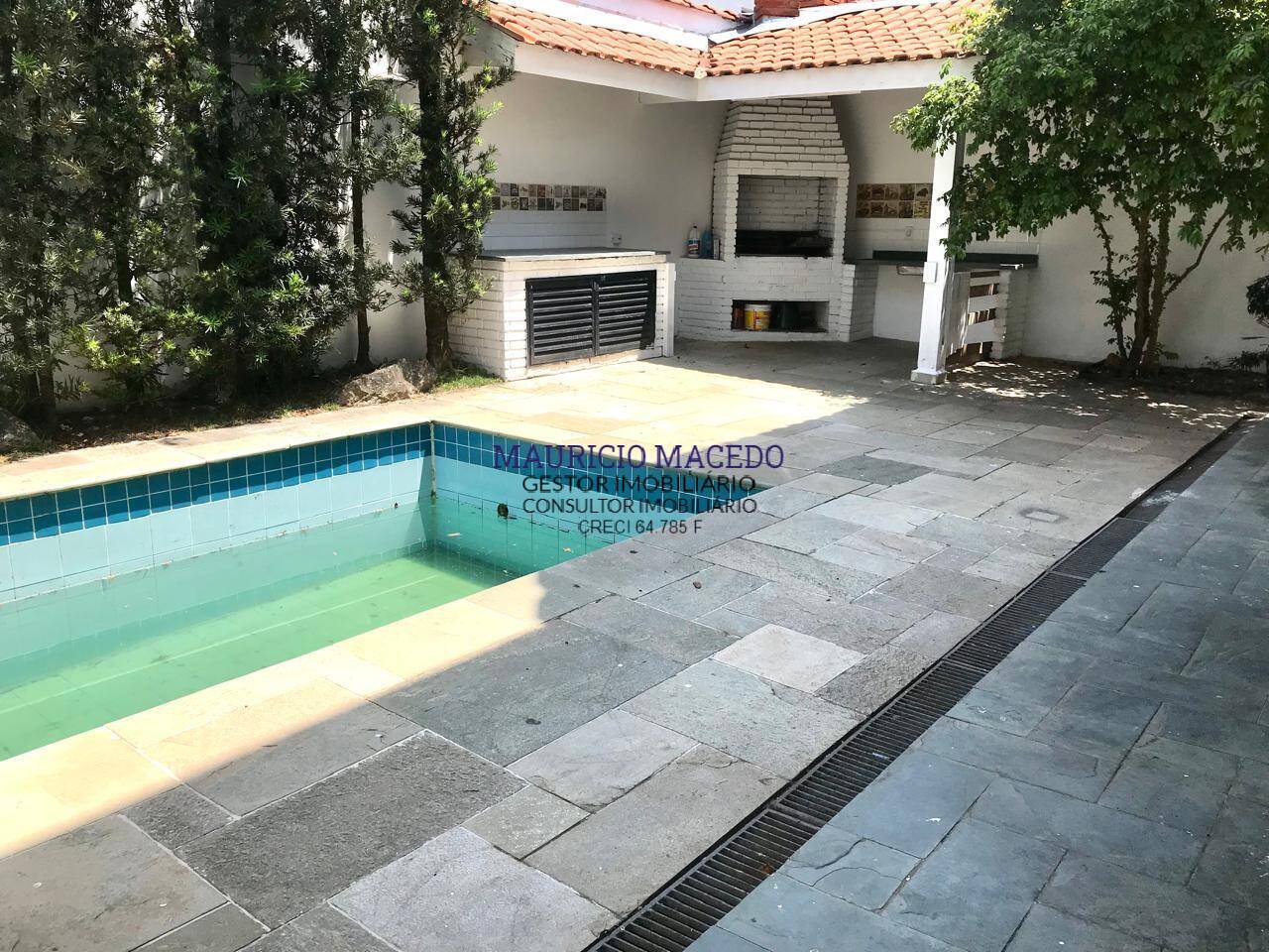 Casa à venda com 4 quartos, 300m² - Foto 1