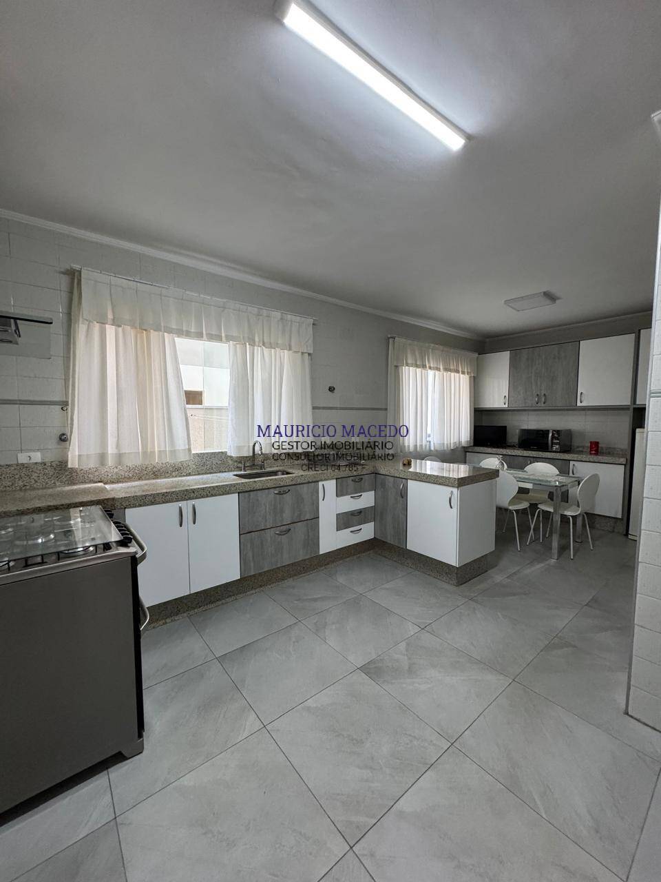 Casa à venda e aluguel com 4 quartos, 300m² - Foto 8