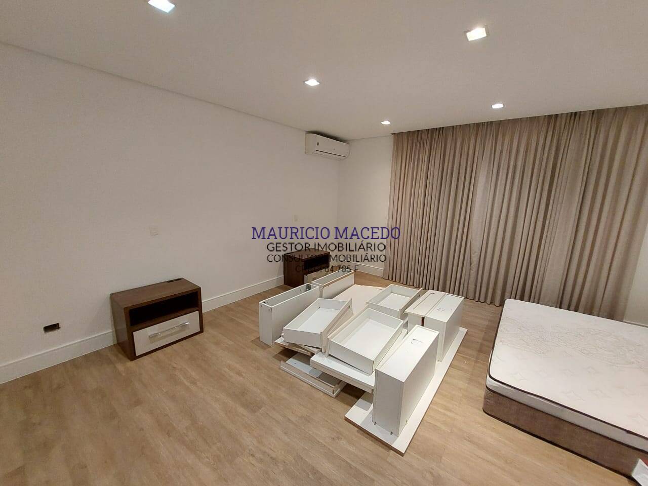 Casa à venda com 4 quartos, 382m² - Foto 4