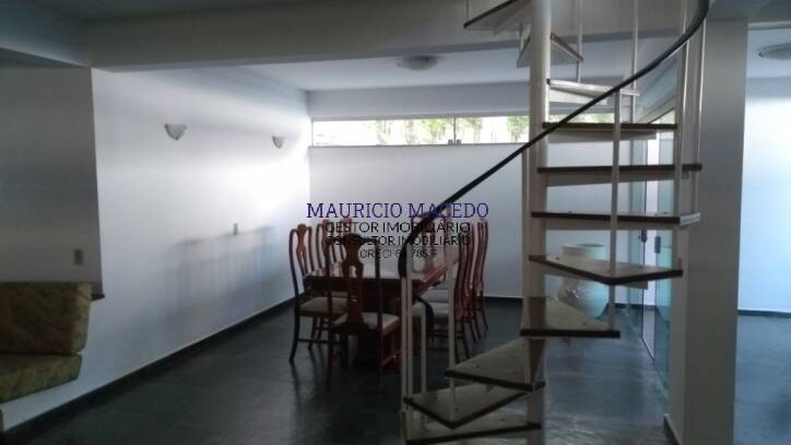 Casa para alugar com 4 quartos, 550m² - Foto 14