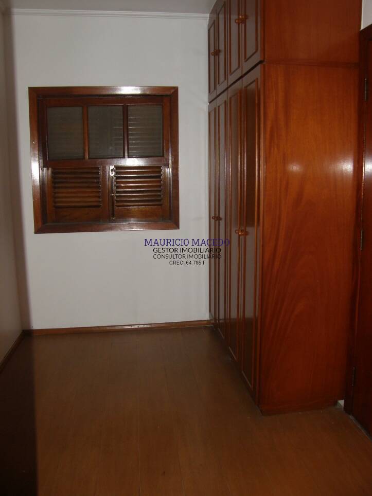 Casa para alugar com 4 quartos, 484m² - Foto 12